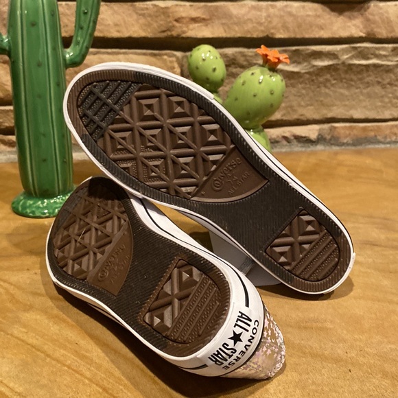 MOVING SALE: NWOB Converse CTAS OX Sneakers 👟! - Picture 7 of 7